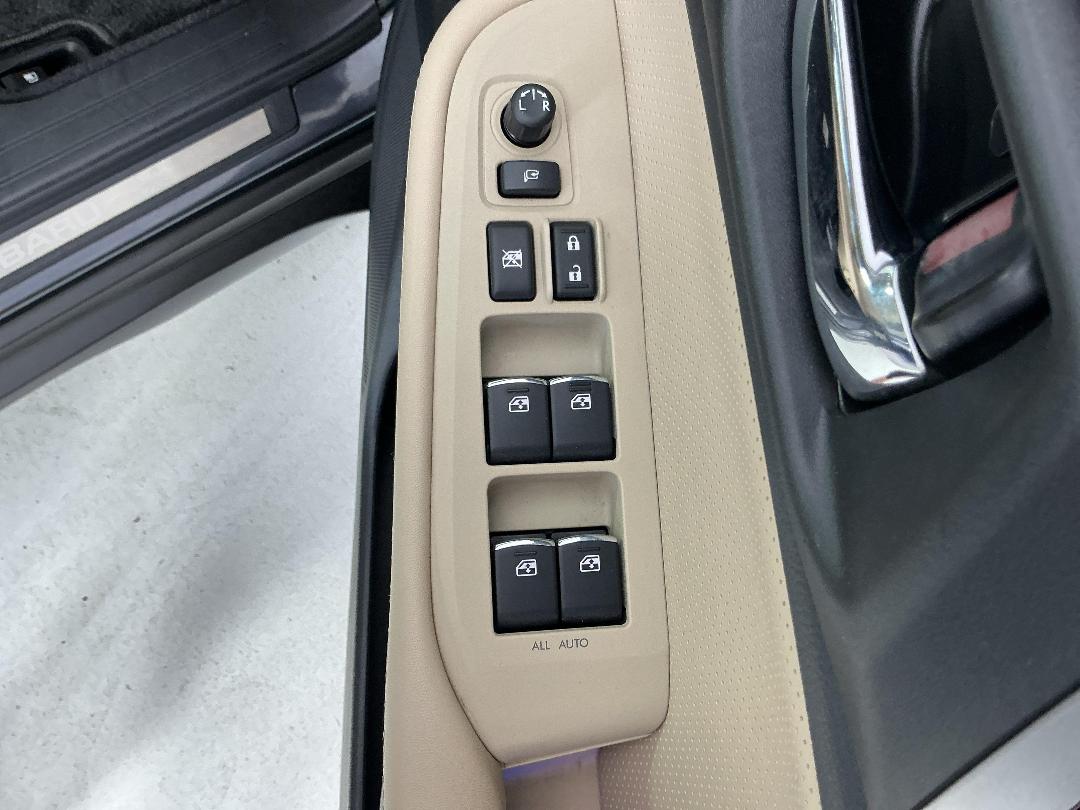 Photo '23' of Subaru Outback