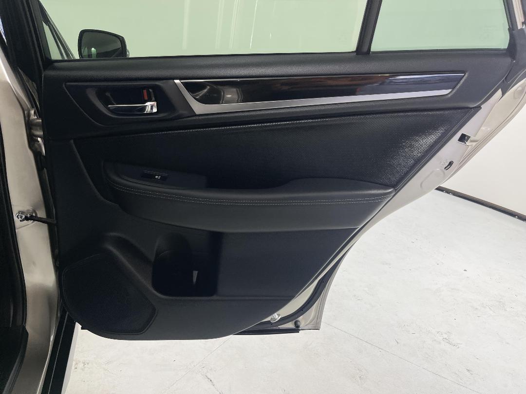 Photo '19' of Subaru Outback Photo '19' of Subaru Outback