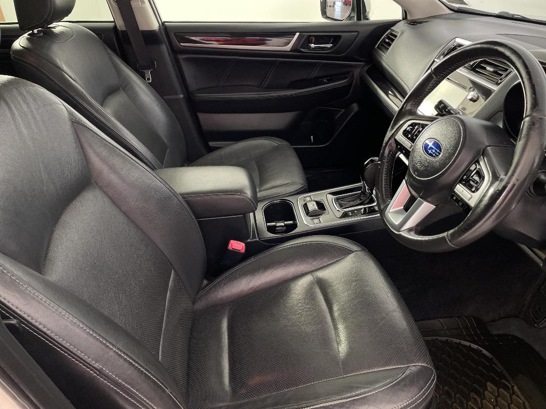 Photo '16' of Subaru Outback