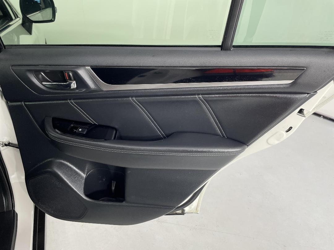 Photo '19' of Subaru Outback