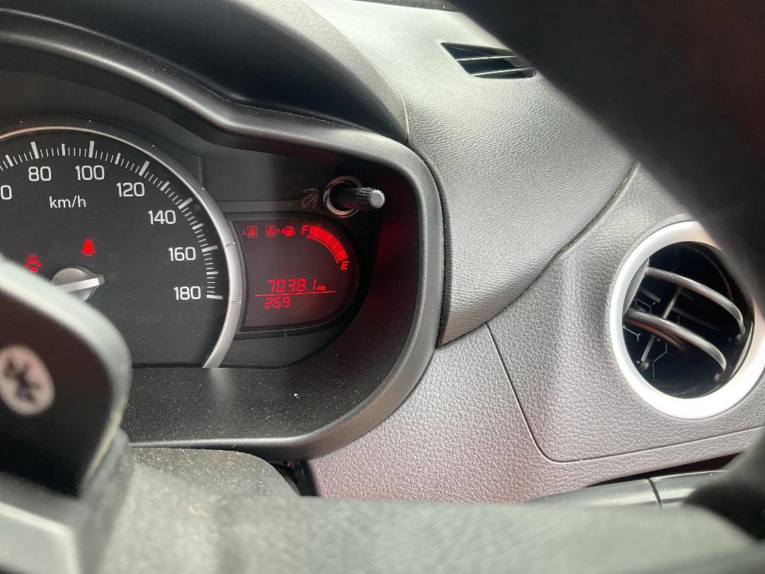 Photo '8' of Suzuki Celerio GLX Photo '8' of Suzuki Celerio GLX