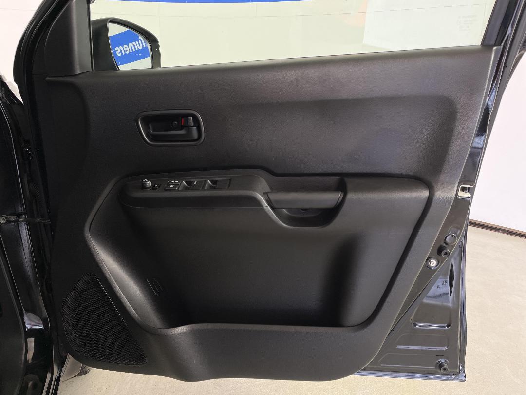 Photo '15' of Suzuki Ignis Photo '15' of Suzuki Ignis