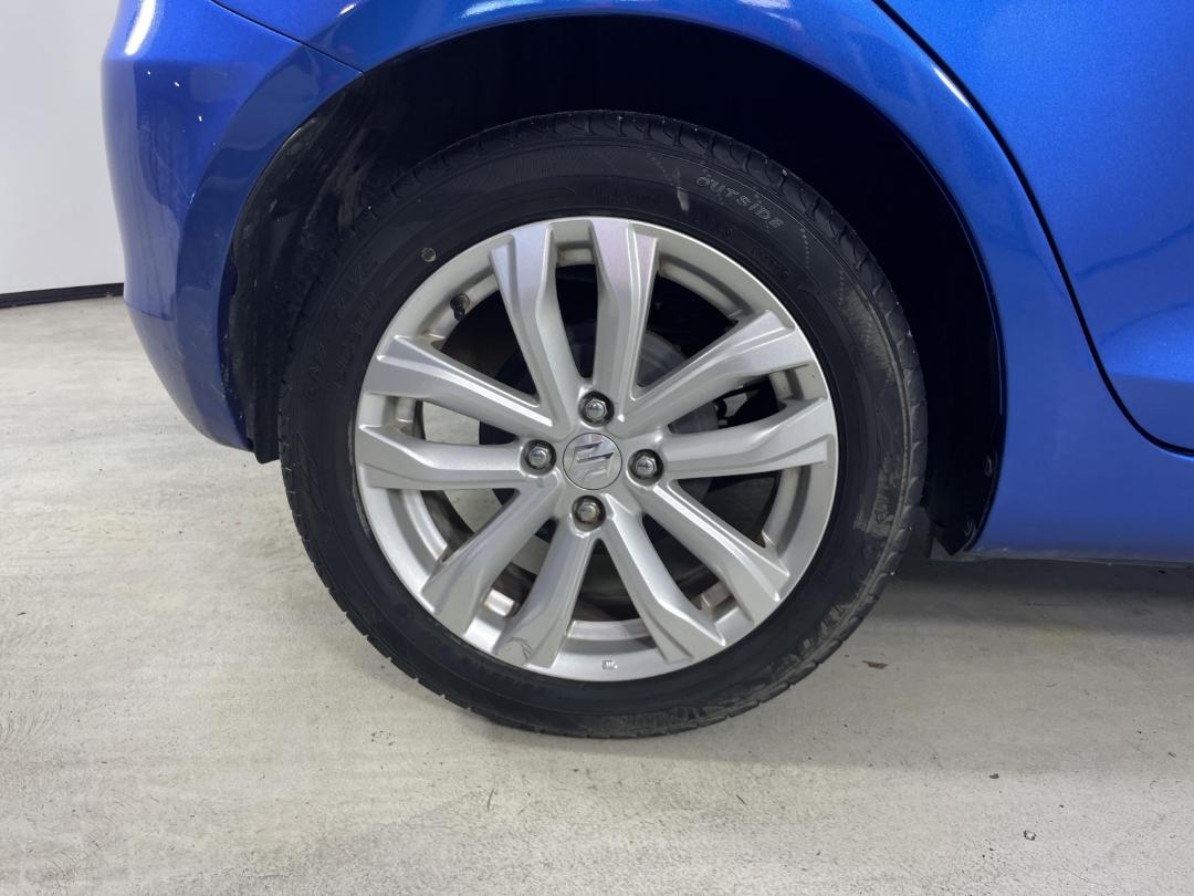 Photo '8' of Suzuki Swift Photo '8' of Suzuki Swift