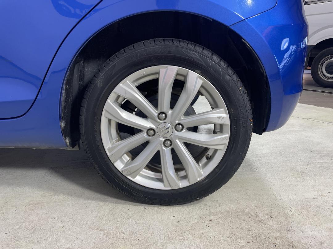 Photo '11' of Suzuki Swift Photo '11' of Suzuki Swift