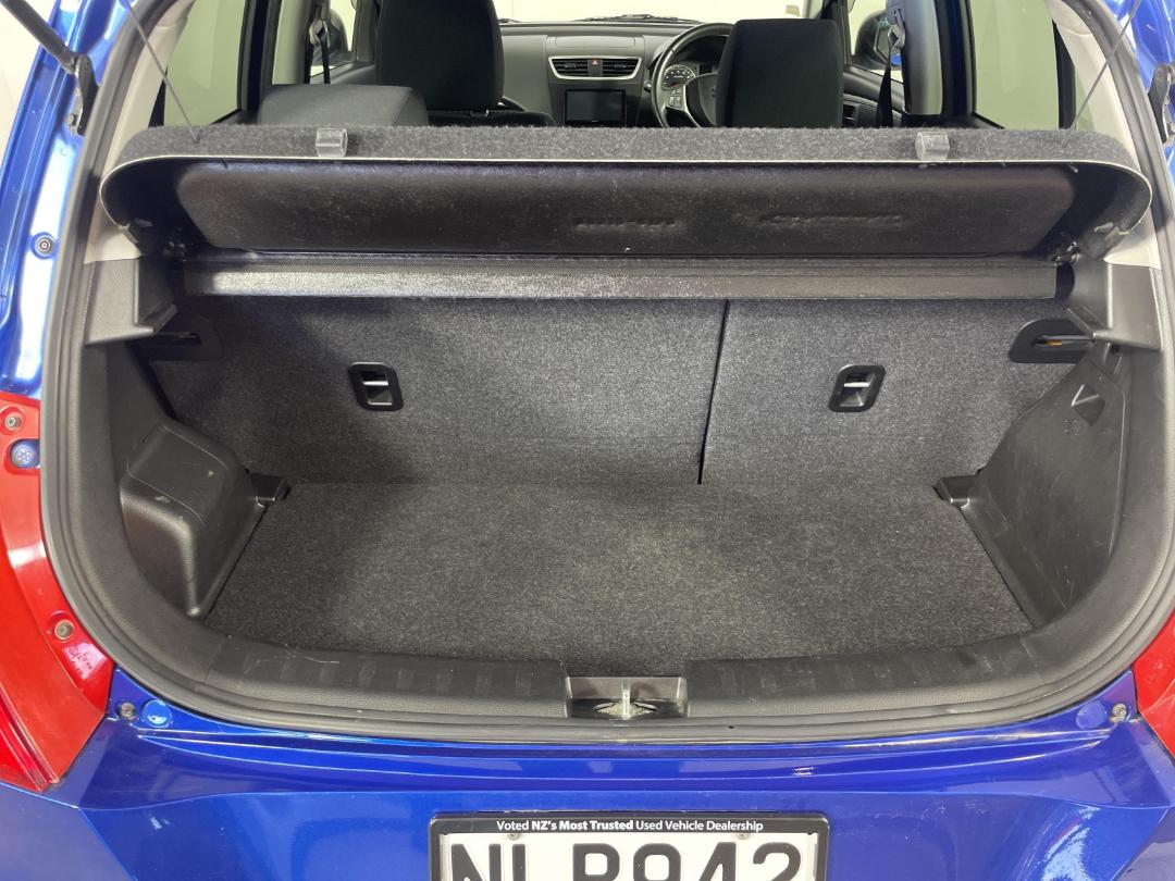 Photo '12' of Suzuki Swift Photo '12' of Suzuki Swift