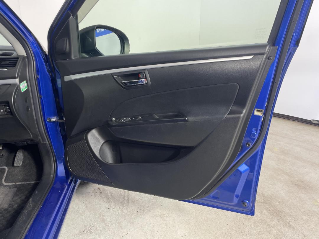 Photo '13' of Suzuki Swift Photo '13' of Suzuki Swift