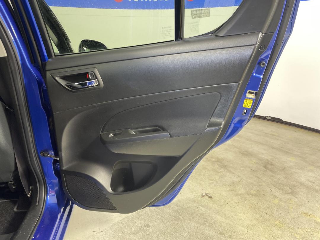 Photo '17' of Suzuki Swift Photo '17' of Suzuki Swift