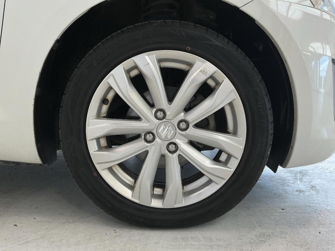 Photo '9' of Suzuki Swift