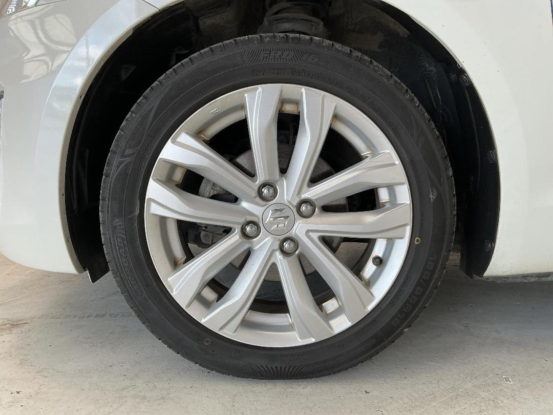 Photo '10' of Suzuki Swift