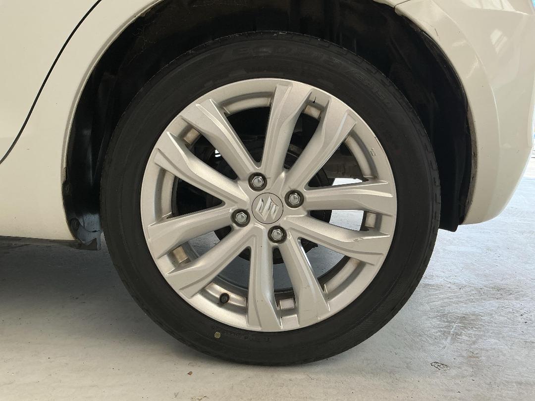 Photo '11' of Suzuki Swift