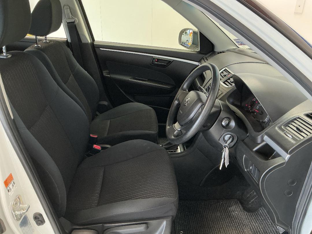 Photo '16' of Suzuki Swift