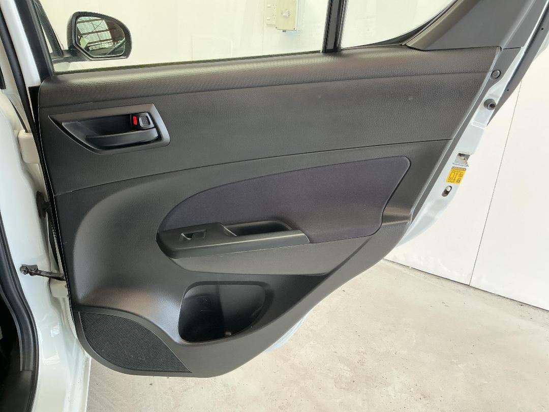 Photo '19' of Suzuki Swift