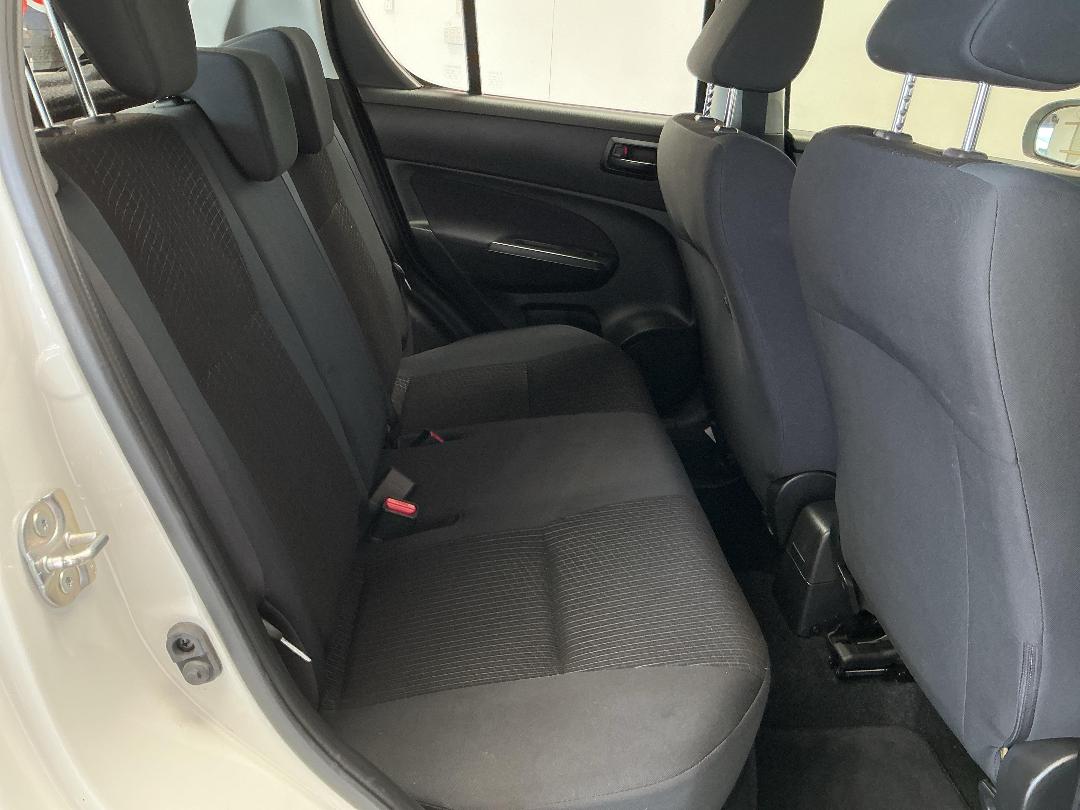 Photo '20' of Suzuki Swift