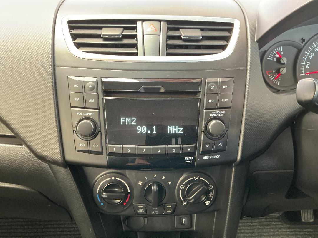 Photo '18' of Suzuki Swift