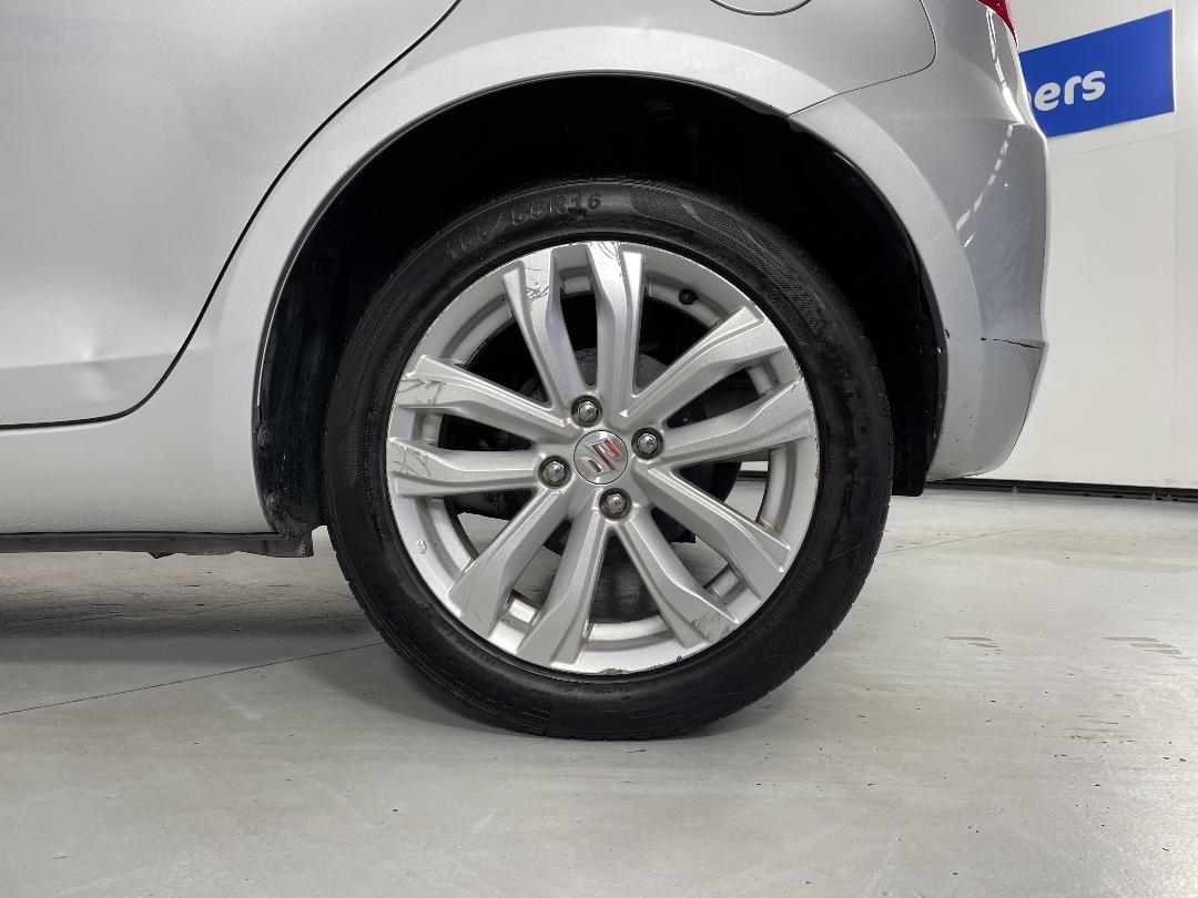 Photo '11' of Suzuki Swift