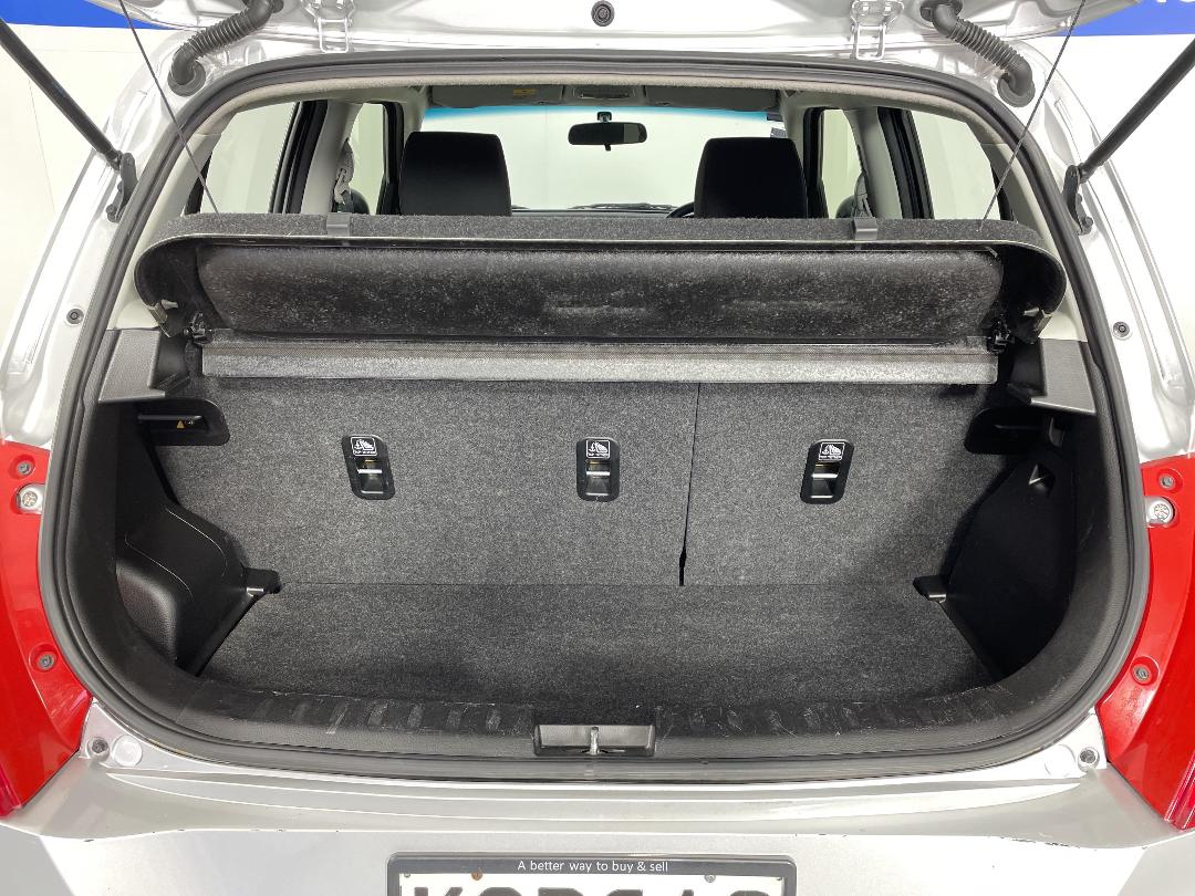 Photo '14' of Suzuki Swift