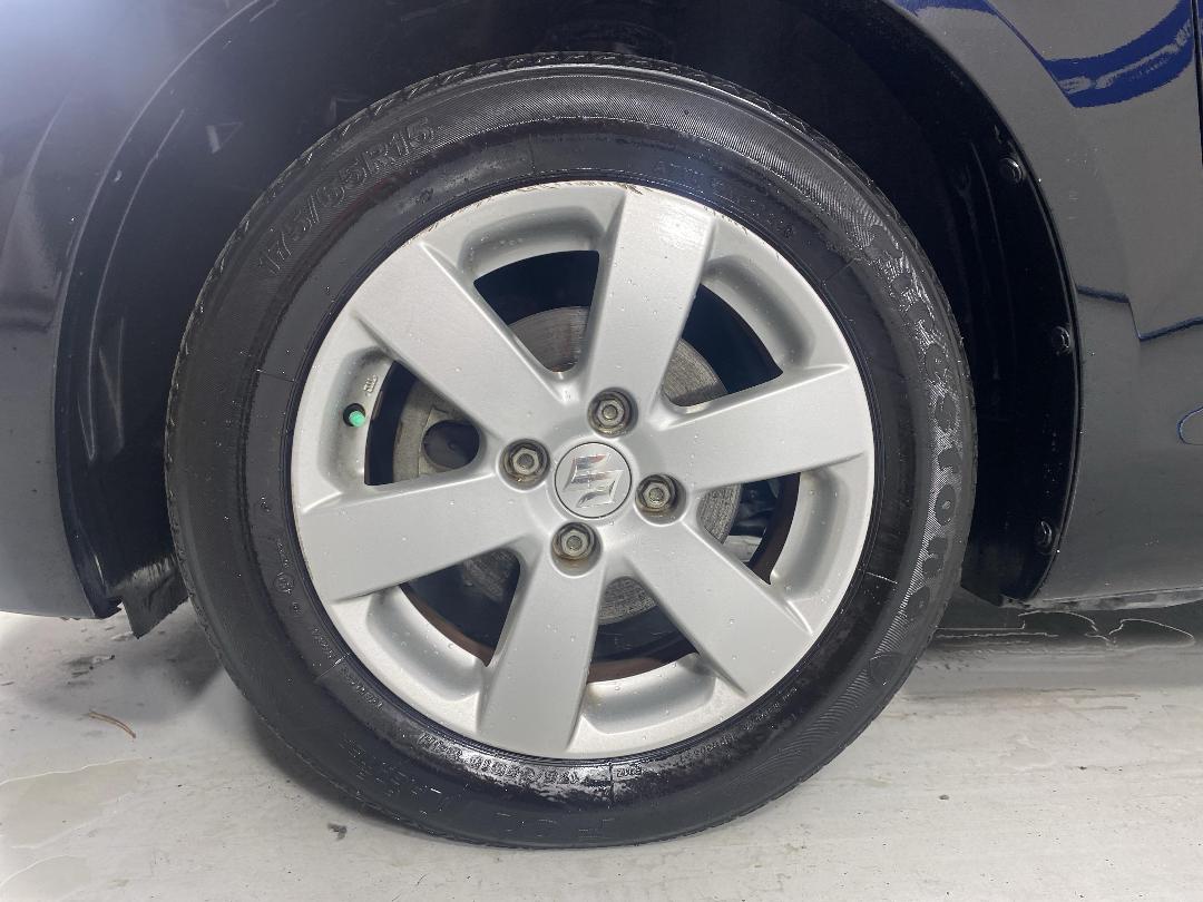 Photo '10' of Suzuki Swift Photo '10' of Suzuki Swift