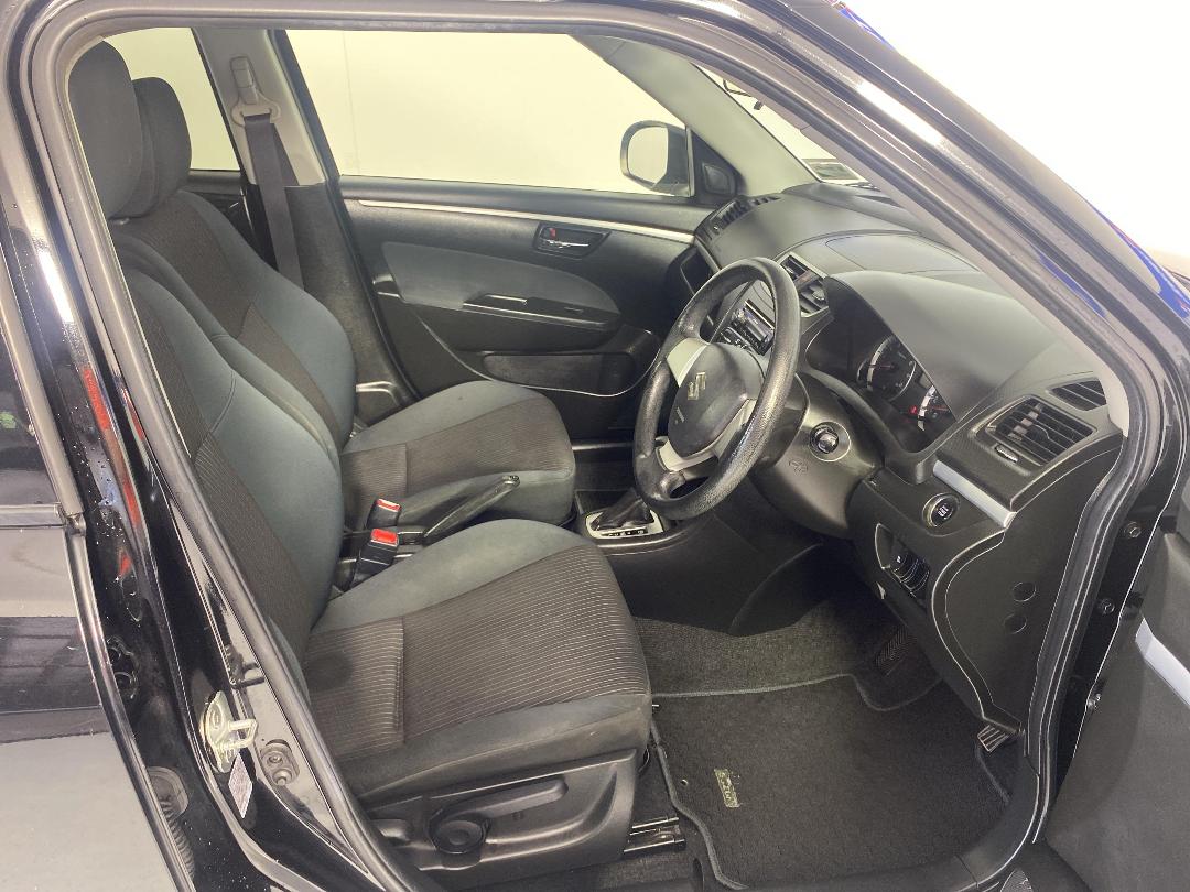 Photo '16' of Suzuki Swift Photo '16' of Suzuki Swift