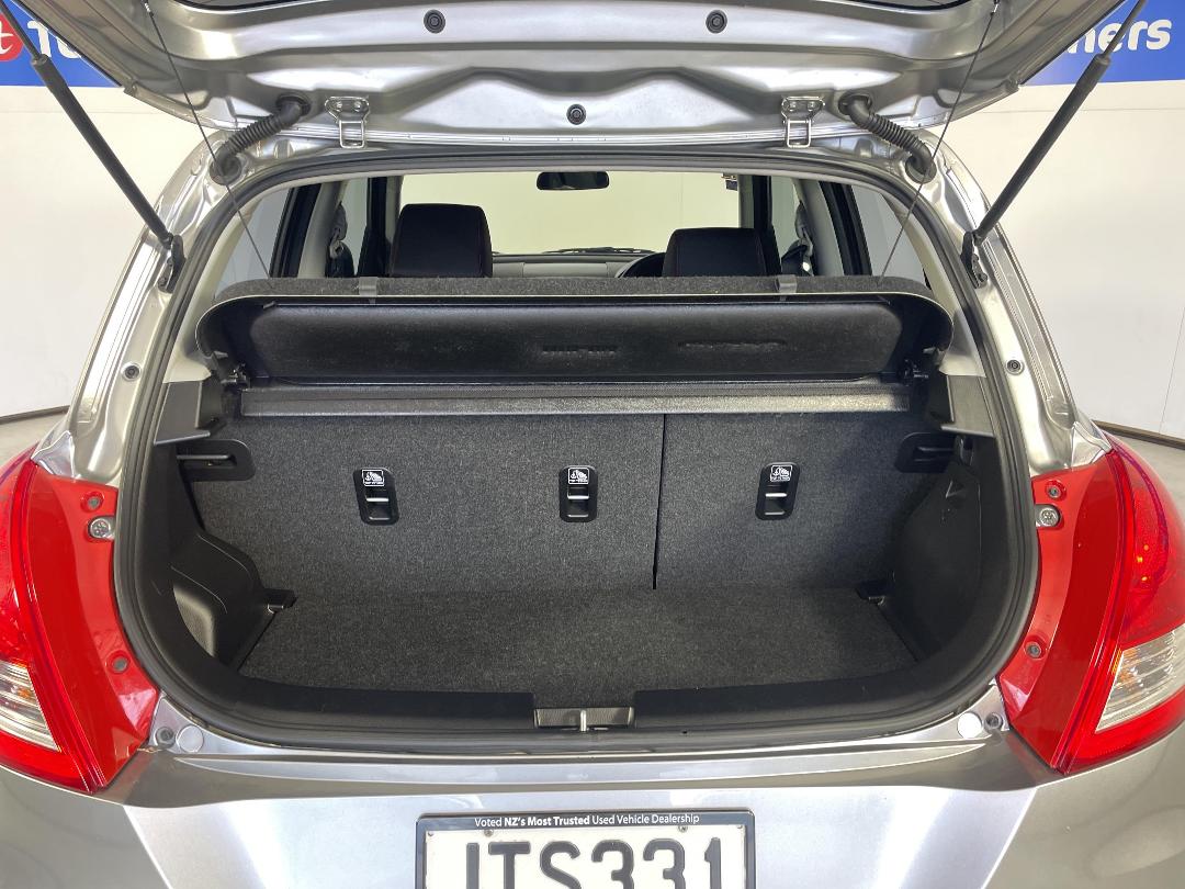 Photo '14' of Suzuki Swift Photo '14' of Suzuki Swift