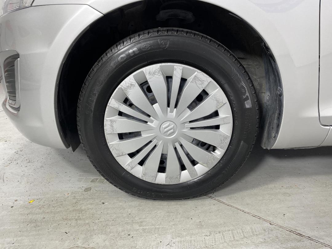 Photo '10' of Suzuki Swift Photo '10' of Suzuki Swift