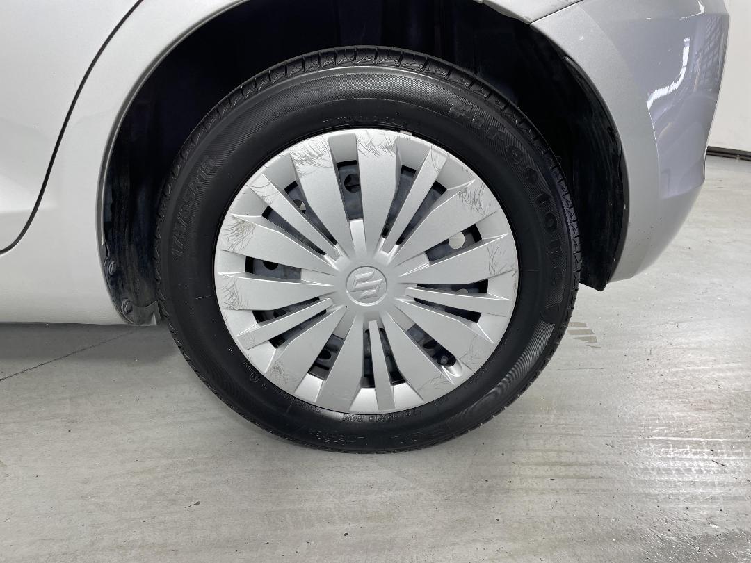 Photo '11' of Suzuki Swift Photo '11' of Suzuki Swift