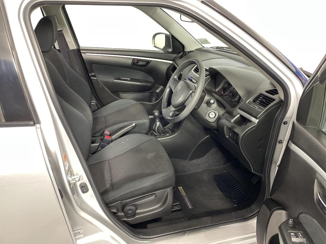 Photo '16' of Suzuki Swift Photo '16' of Suzuki Swift