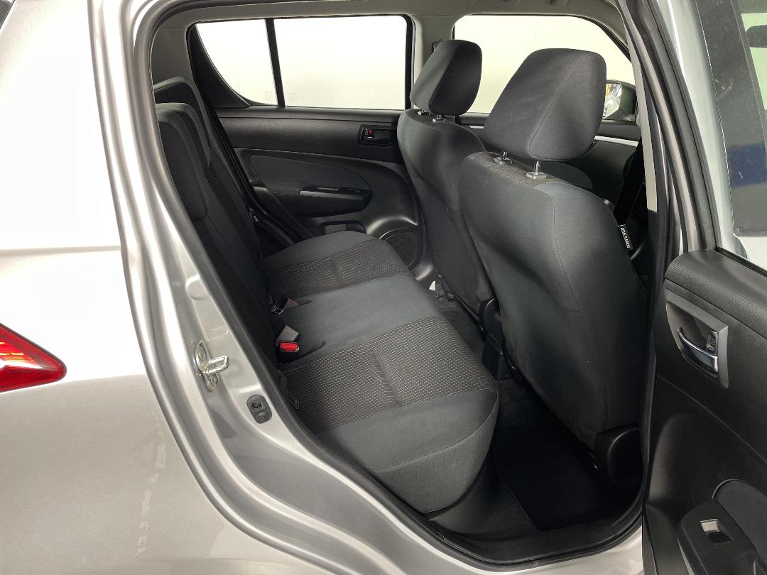 Photo '20' of Suzuki Swift Photo '20' of Suzuki Swift