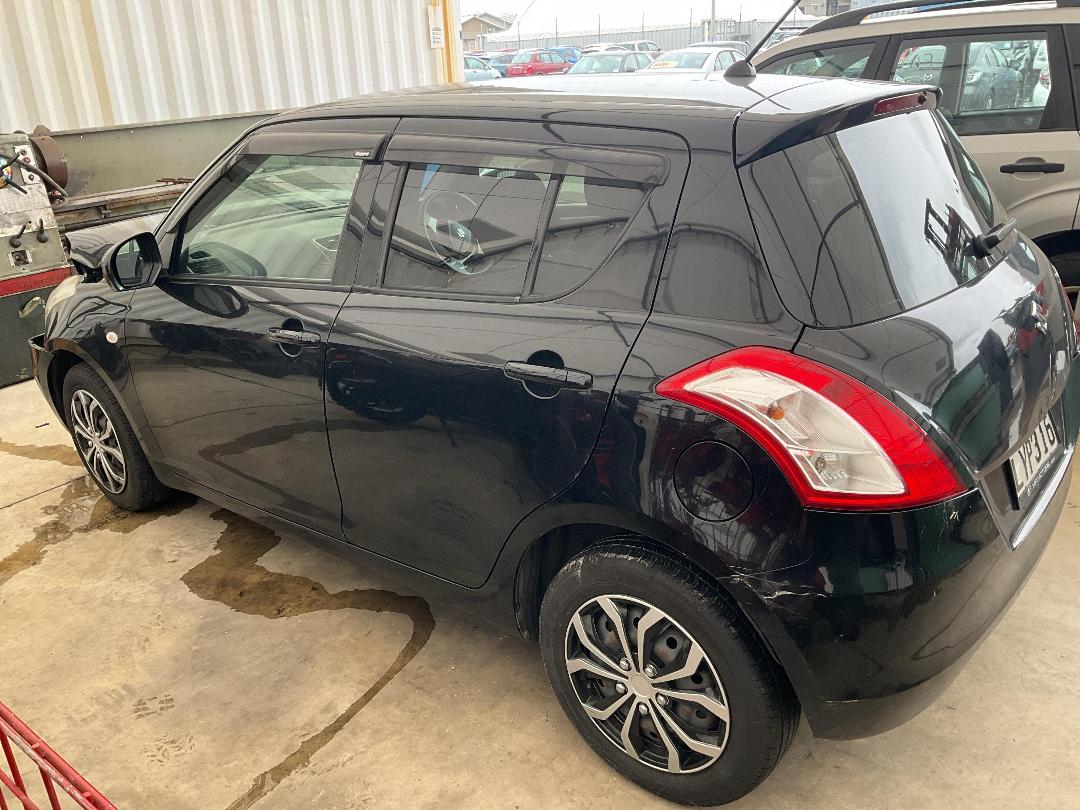 Photo '3' of Suzuki Swift Photo '3' of Suzuki Swift