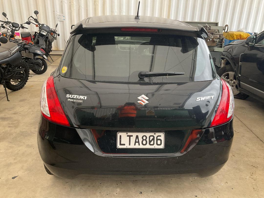 Photo '4' of Suzuki Swift SE