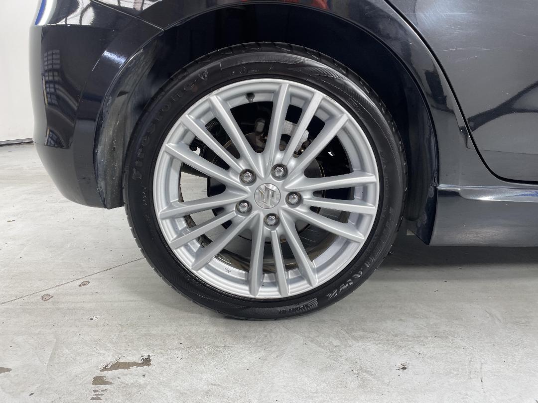 Photo '12' of Suzuki Swift