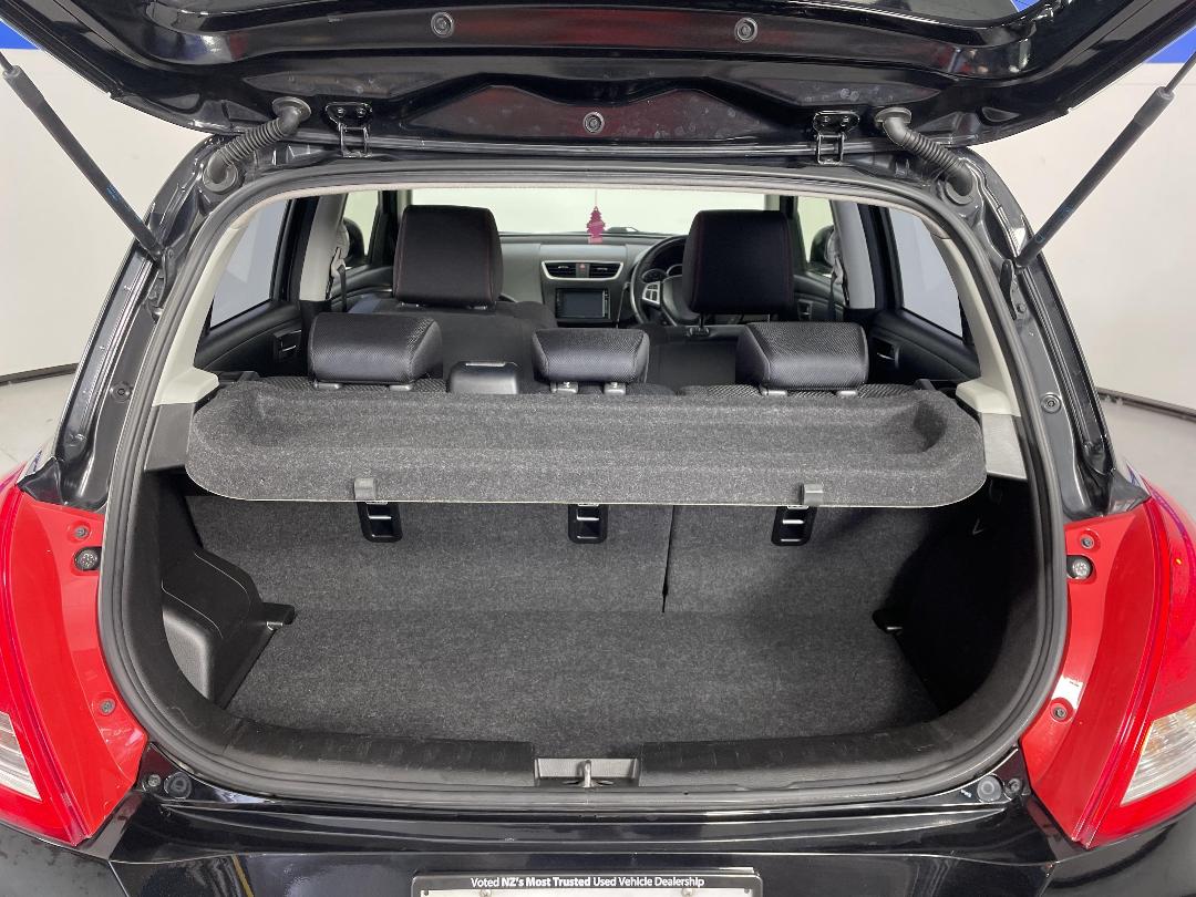 Photo '14' of Suzuki Swift