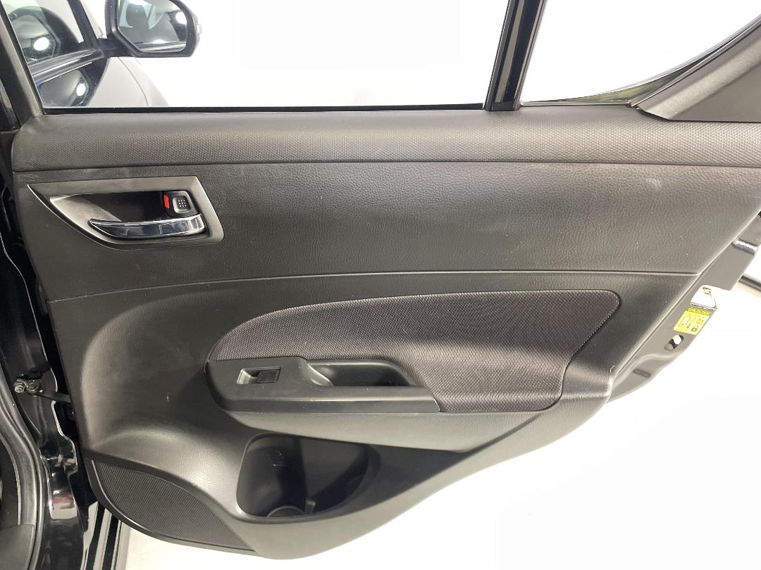 Photo '19' of Suzuki Swift