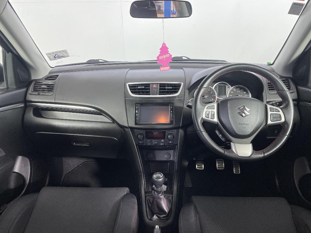 Photo '17' of Suzuki Swift