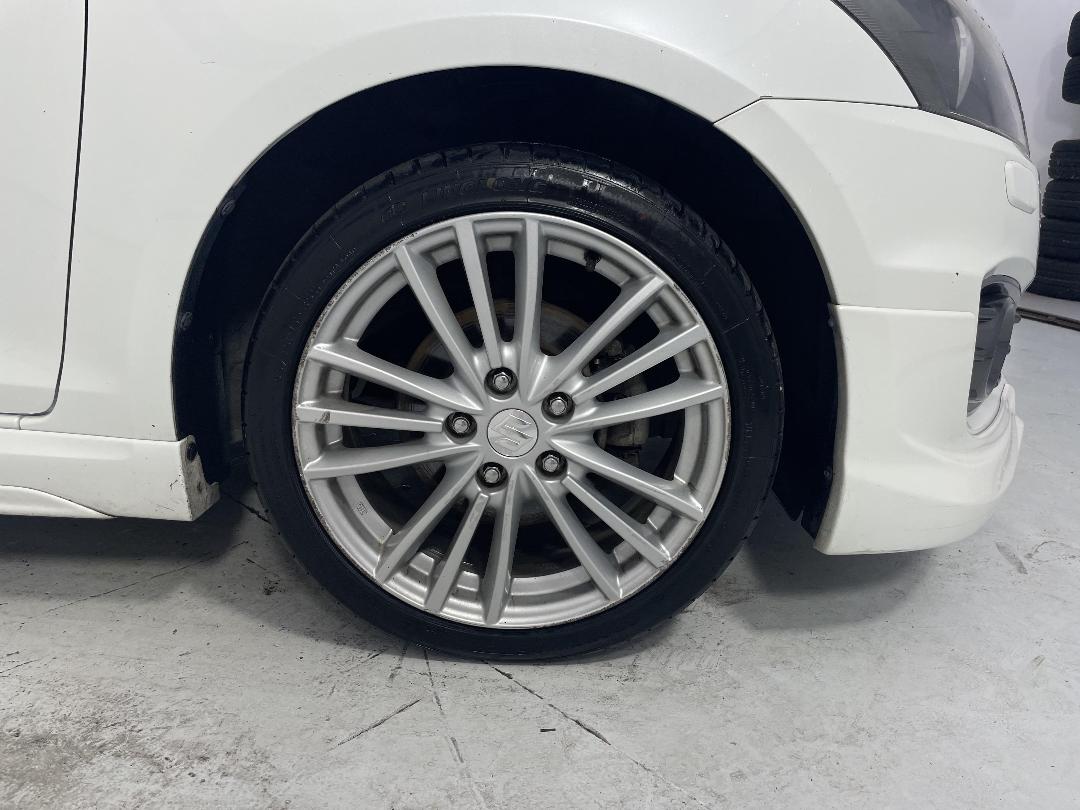 Photo '9' of Suzuki Swift