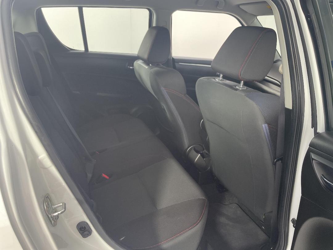 Photo '20' of Suzuki Swift