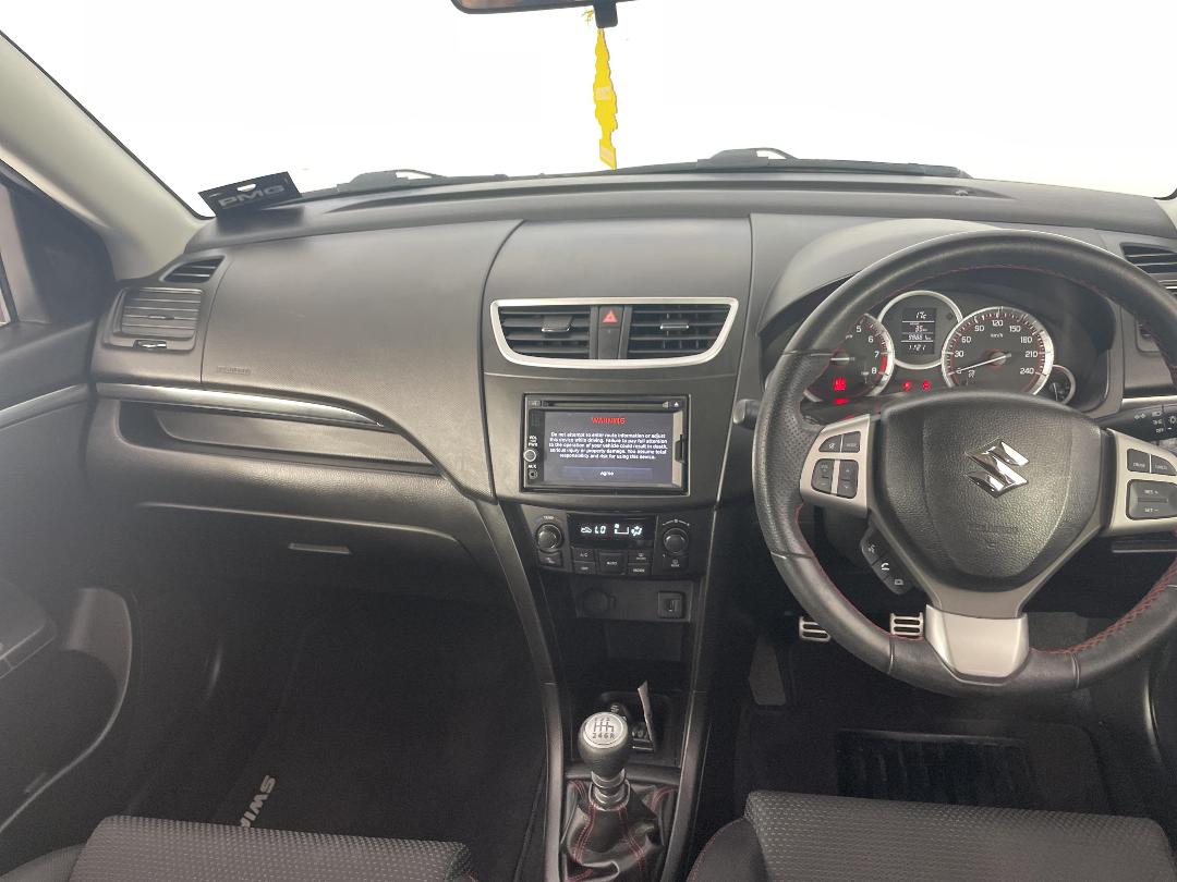 Photo '17' of Suzuki Swift