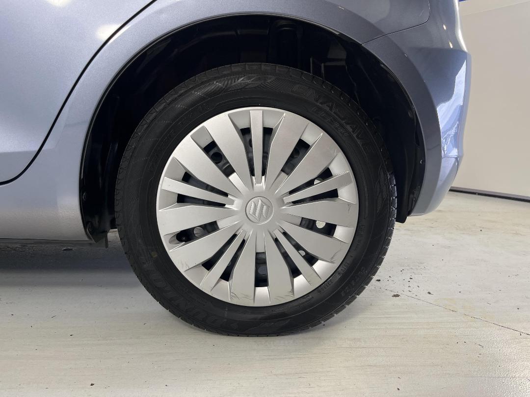 Photo '11' of Suzuki Swift