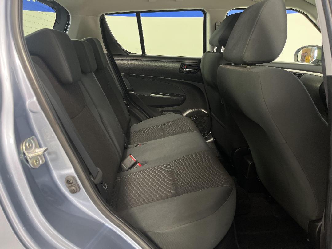 Photo '20' of Suzuki Swift