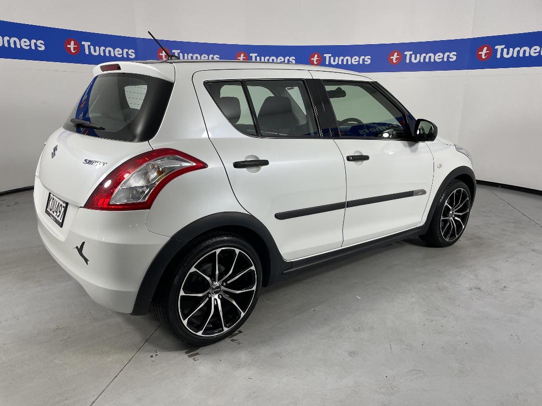 Photo '7' of Suzuki Swift