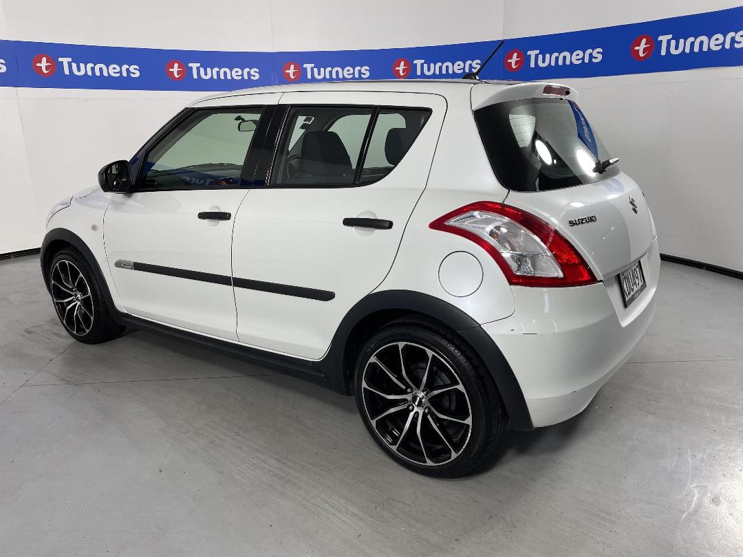 Photo '5' of Suzuki Swift