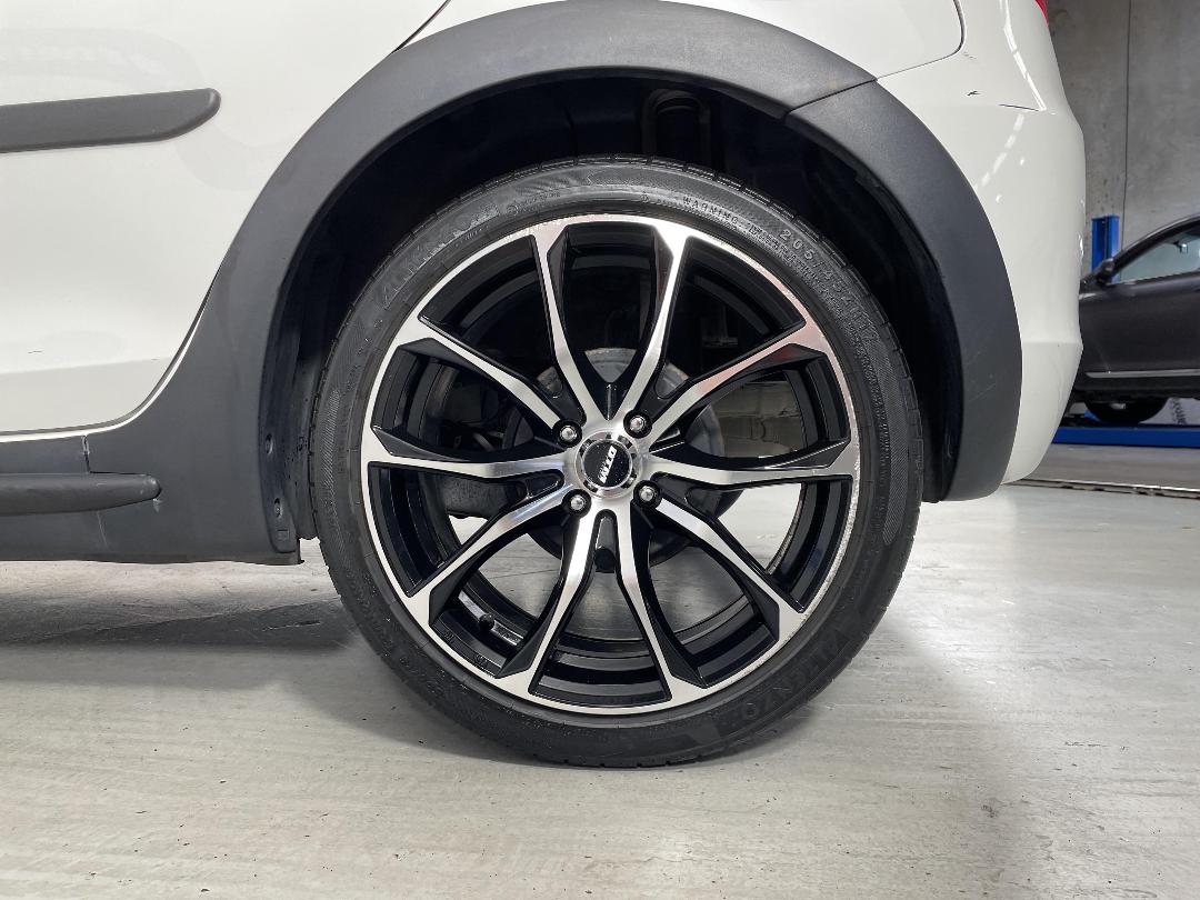 Photo '11' of Suzuki Swift