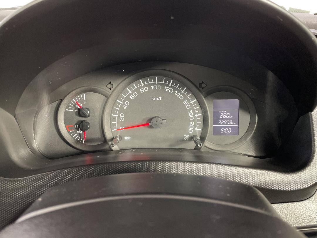 Photo '21' of Suzuki Swift