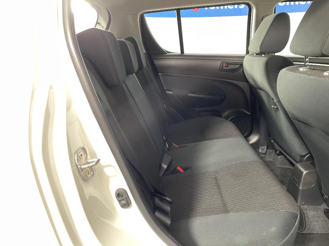 Photo '20' of Suzuki Swift