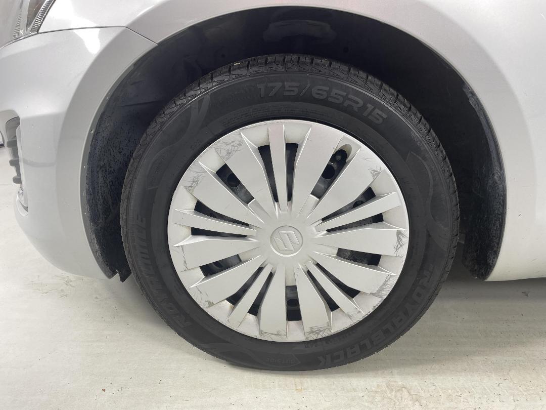 Photo '10' of Suzuki Swift