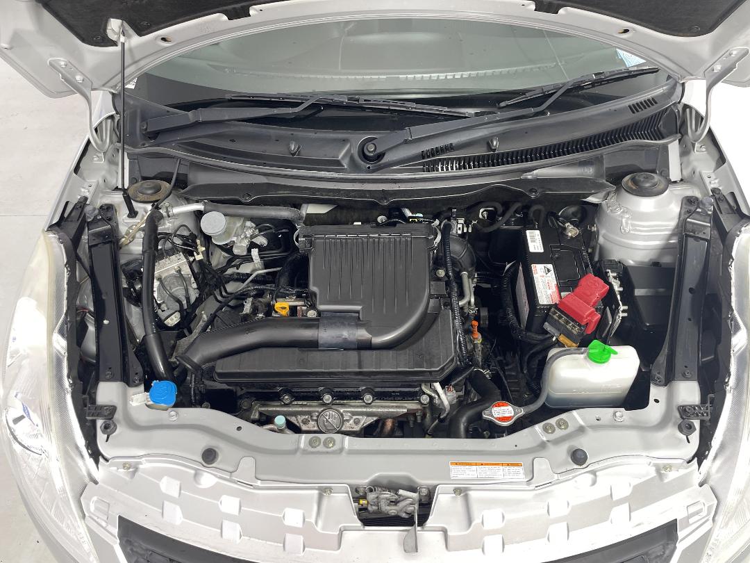 Photo '13' of Suzuki Swift