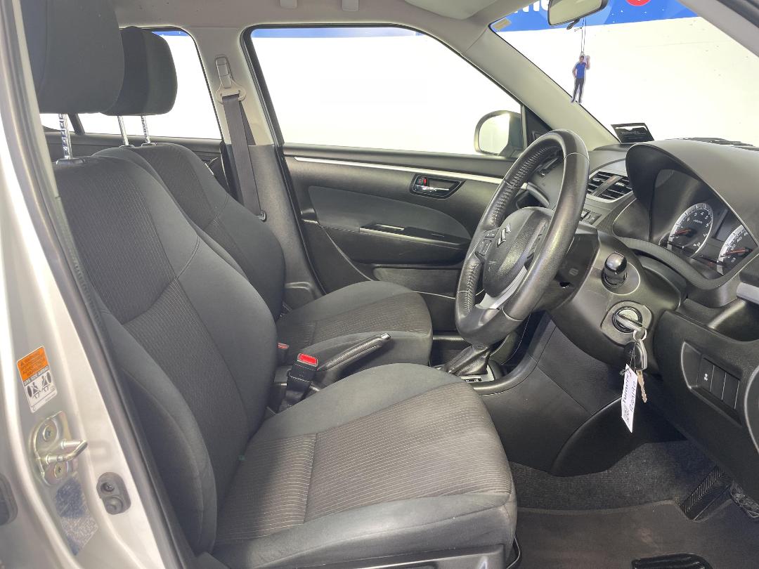 Photo '16' of Suzuki Swift