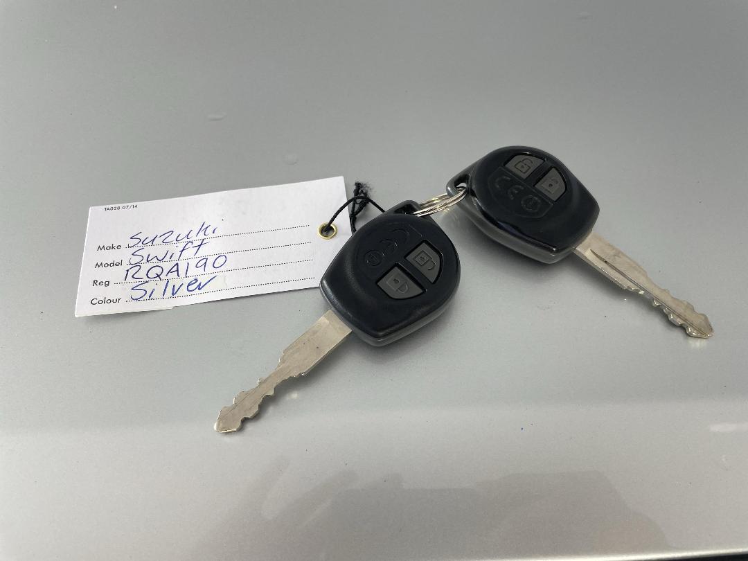 Photo '22' of Suzuki Swift