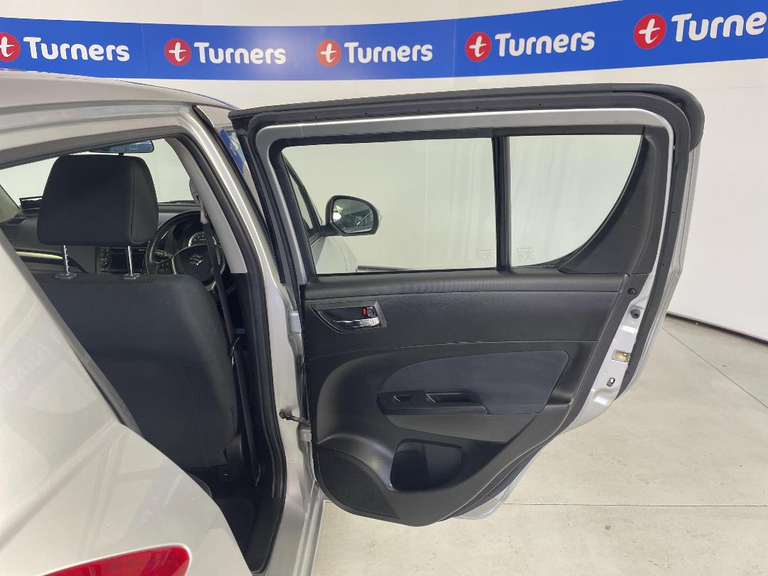 Photo '19' of Suzuki Swift