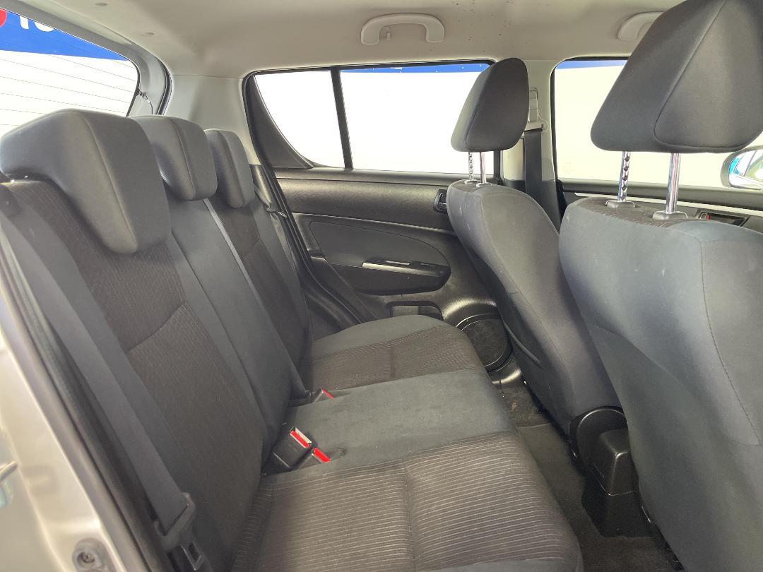 Photo '20' of Suzuki Swift