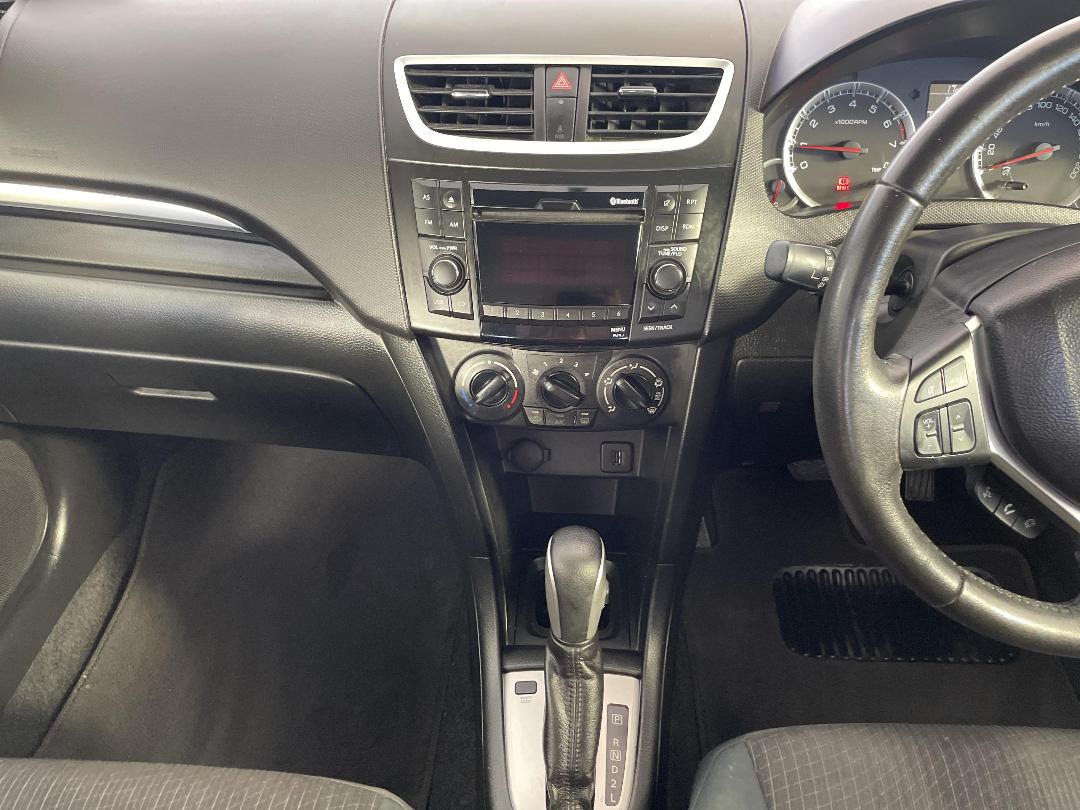 Photo '18' of Suzuki Swift